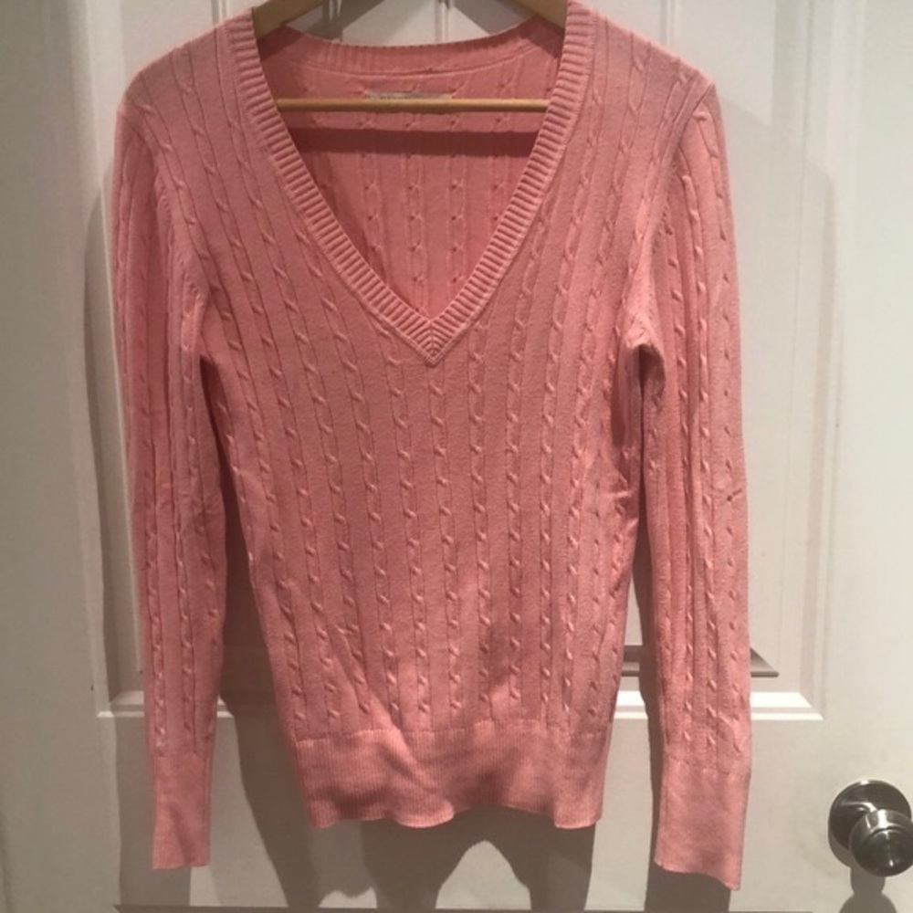 Old Navy Women’s Cableknit Sweater. Size Small.